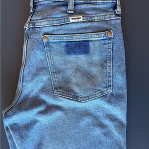 NWOT Wrangler Women’s Blue Jeans